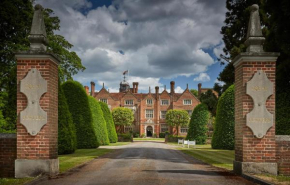 Отель Great Fosters - Near Windsor  Игэм